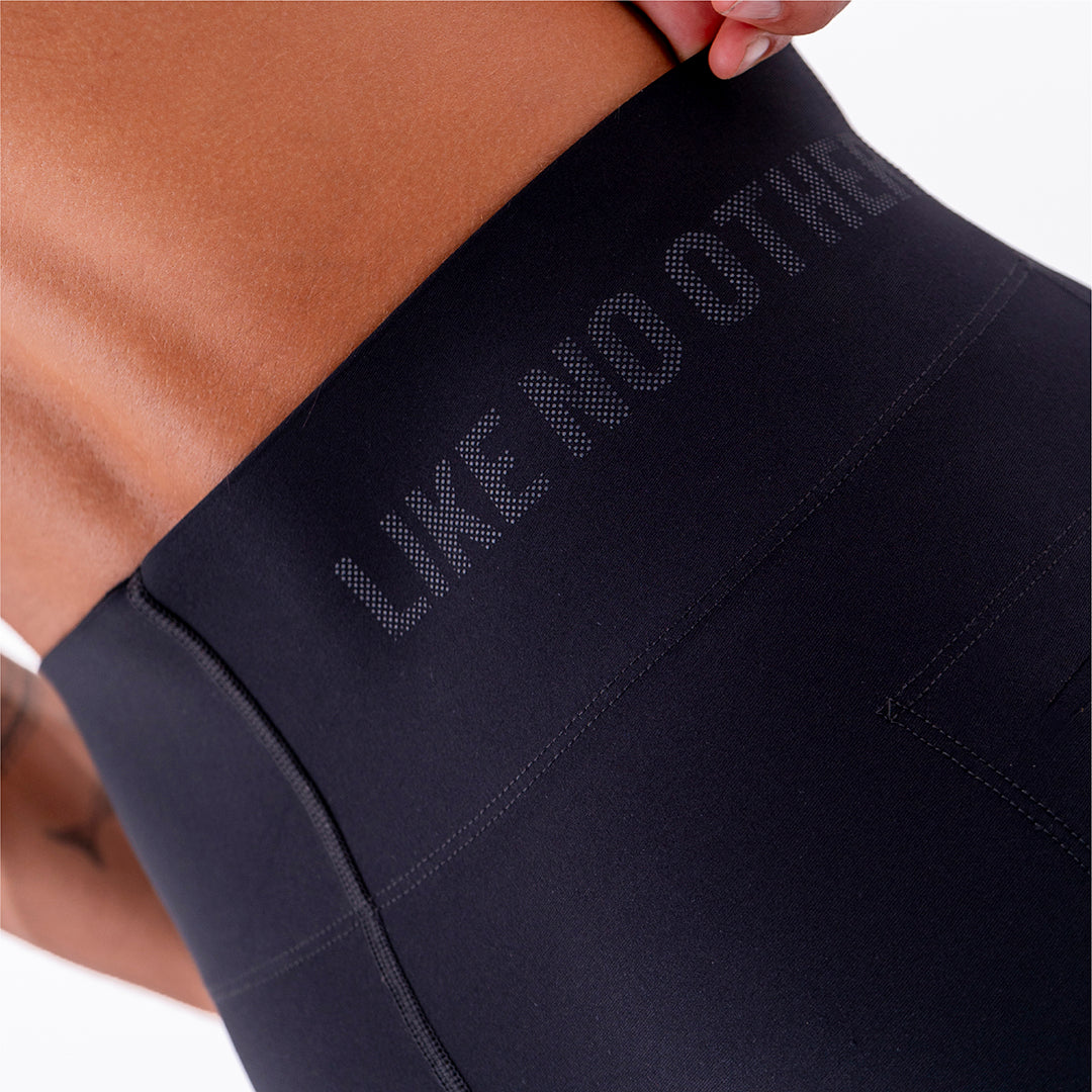 TITÁN EVO BLACK MEN’S RUNNING SHORTS