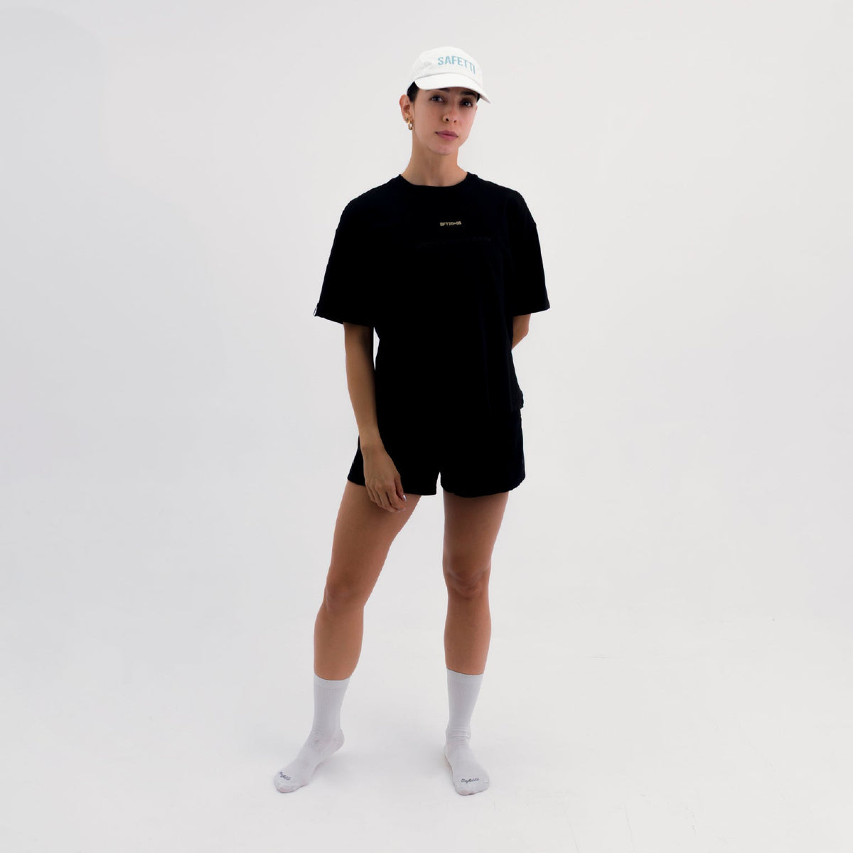 ROAM OVERSIZE BLACK WOMEN'S LIFESTYLE TEE