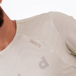 PRO 405 SAND MEN’S RUNNING TEE