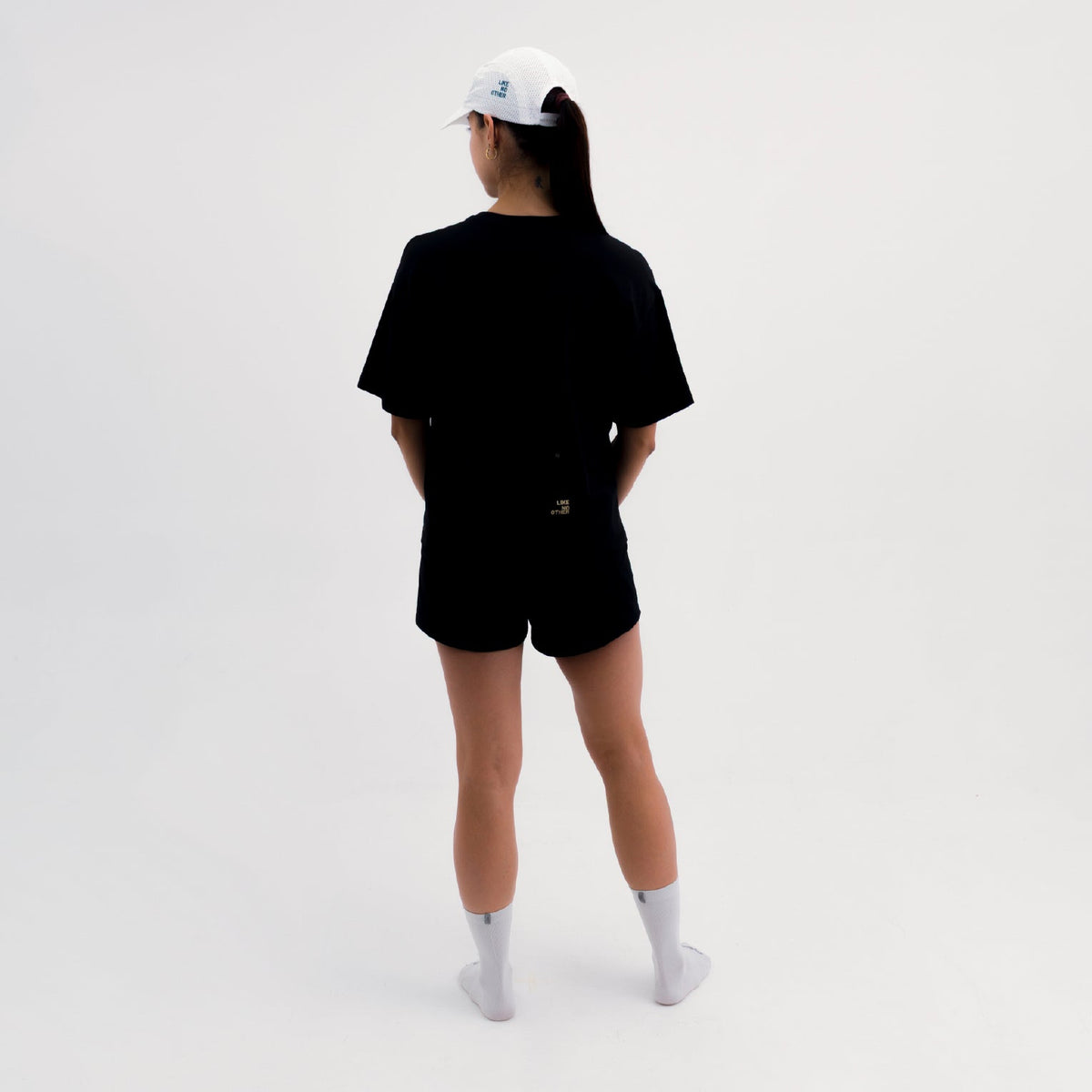 ROAM OVERSIZE BLACK WOMEN'S LIFESTYLE TEE