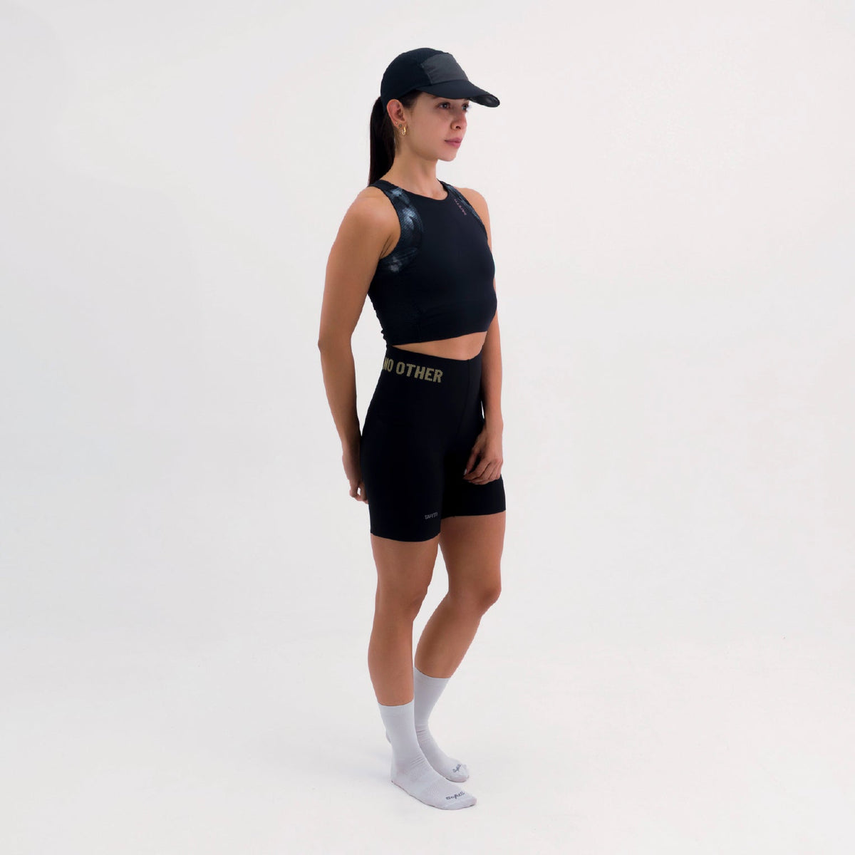 POCKET BLACK WOMEN'S RUNNING & PADEL CROP TOP