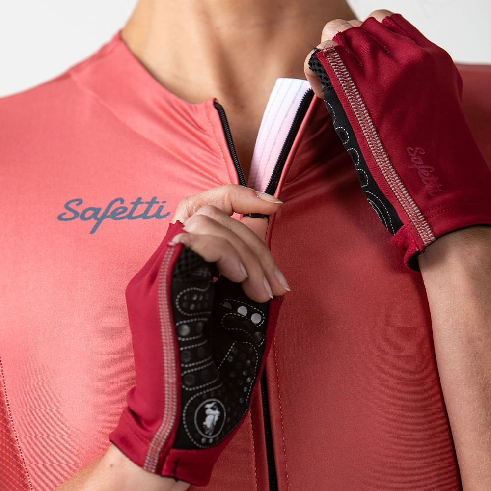 ESSENTIAL CYCLING GLOVES